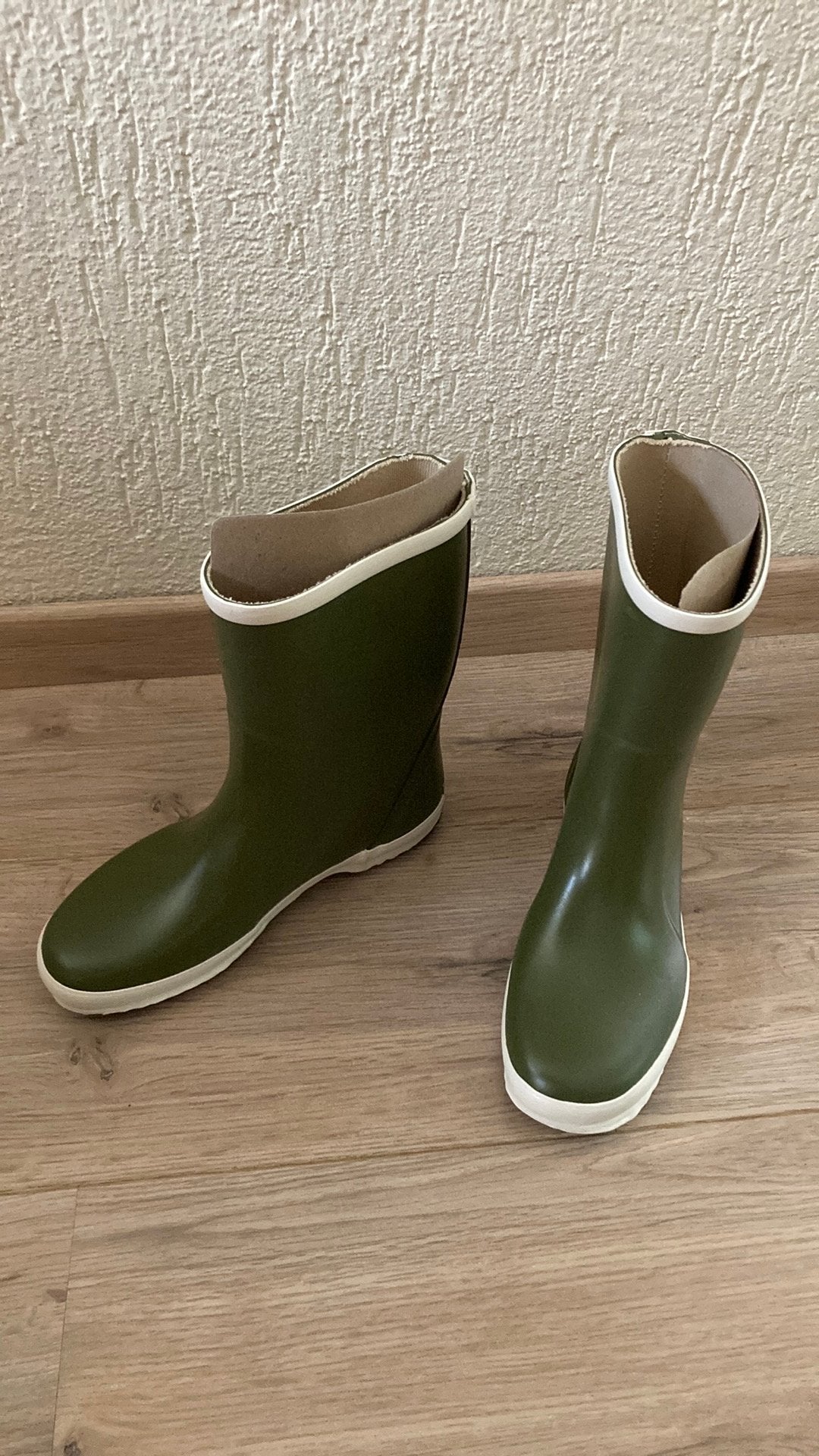 Bergstein laarzen mosgroen maat 35 - Nieuw en ongedragen, Ophalen of Verzenden, Nieuw, Laarzen