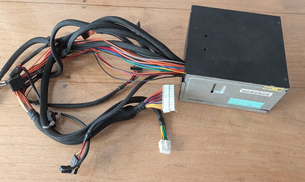 750W Voeding voor Dell PC's, Computers en Software, Interne voedingen, Ophalen of Verzenden, Zo goed als nieuw