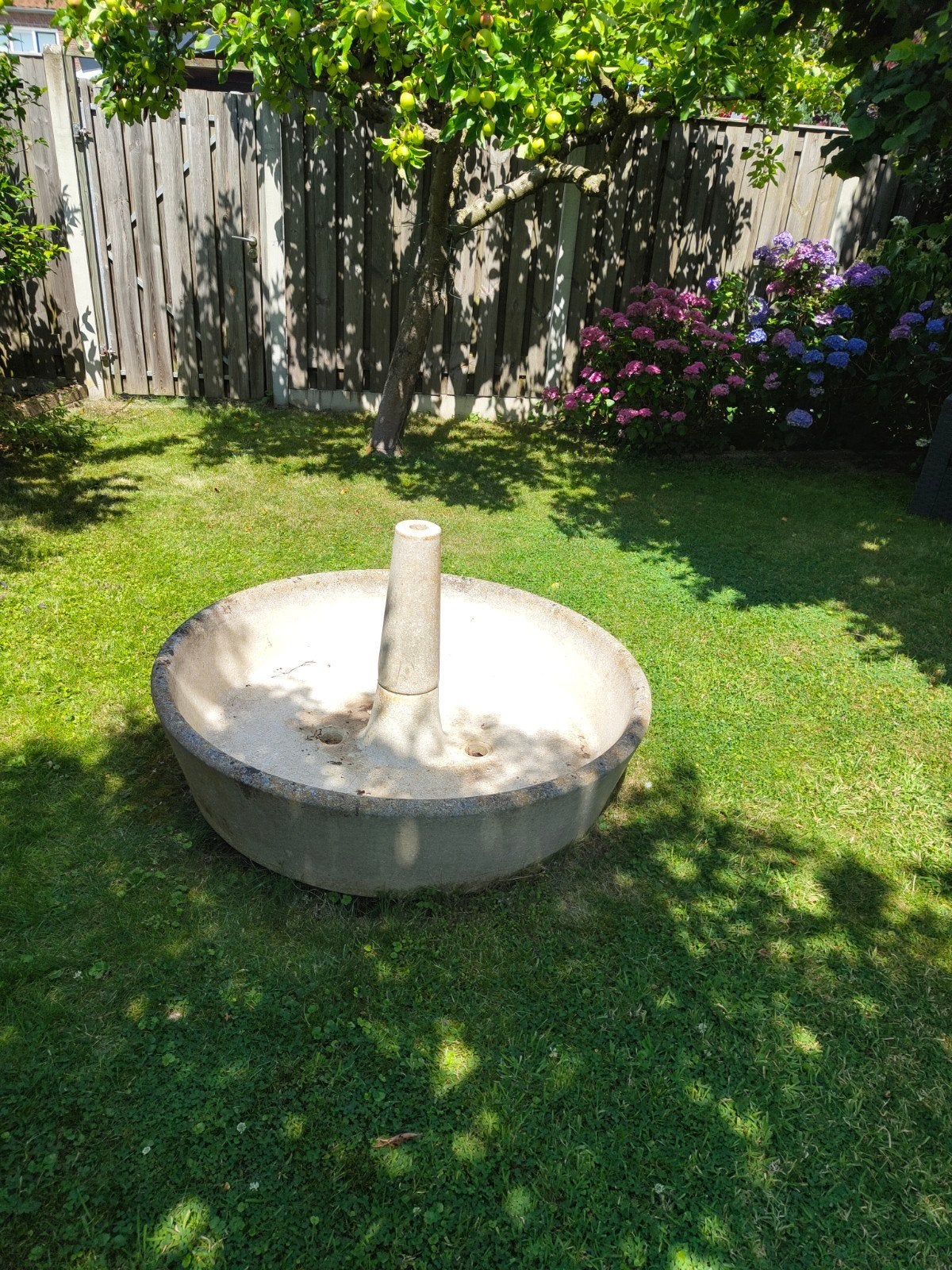 Fontein bak, Tuin en Terras, Waterpartijen en Fonteinen, Ophalen, Gebruikt, Beton, Fontein