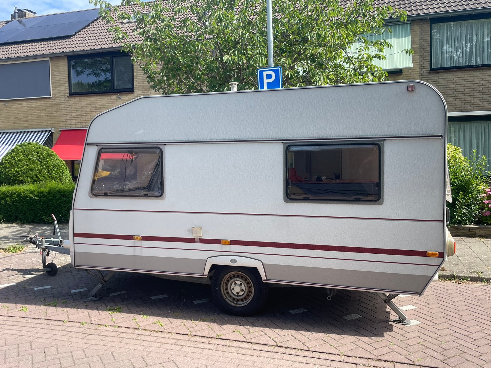 Home-Car Clarity – gepimpte gezinscaravan met stapelbed, Home-car, Treinzit, 750 - 1000 kg, Particulier