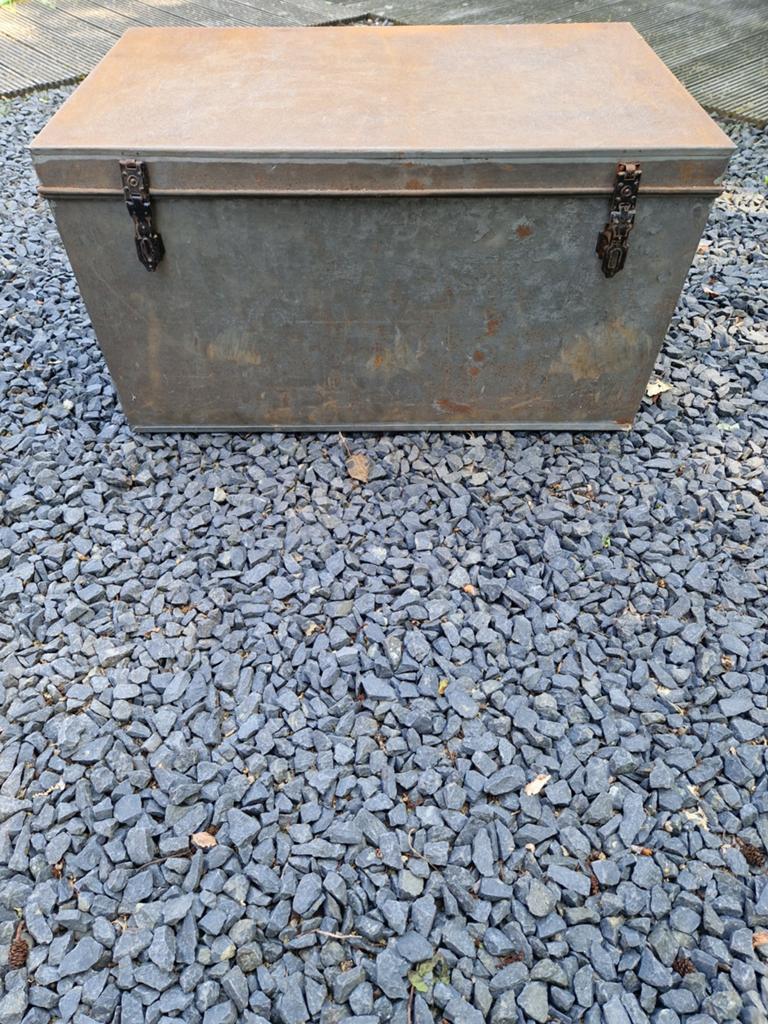 Zinken kist - robuust en decoratief., Minder dan 50 cm, Gebruikt, 50 tot 100 cm, Ophalen of Verzenden