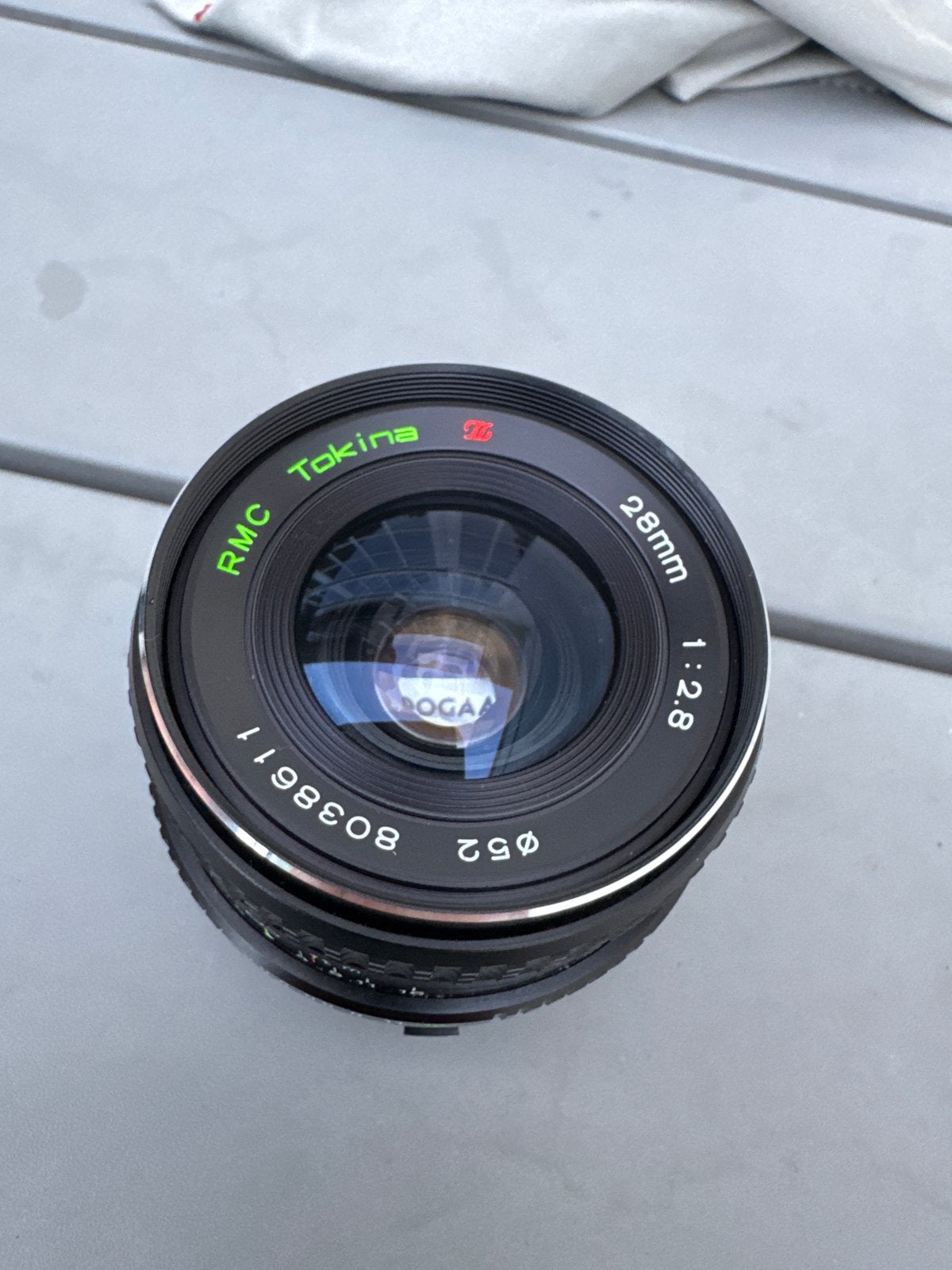 Tokina RMC 28mm f/2.8 groothoeklens (mist voorste dop), Audio, Tv en Foto, Fotografie | Lenzen en Objectieven, Nieuw, Groothoeklens