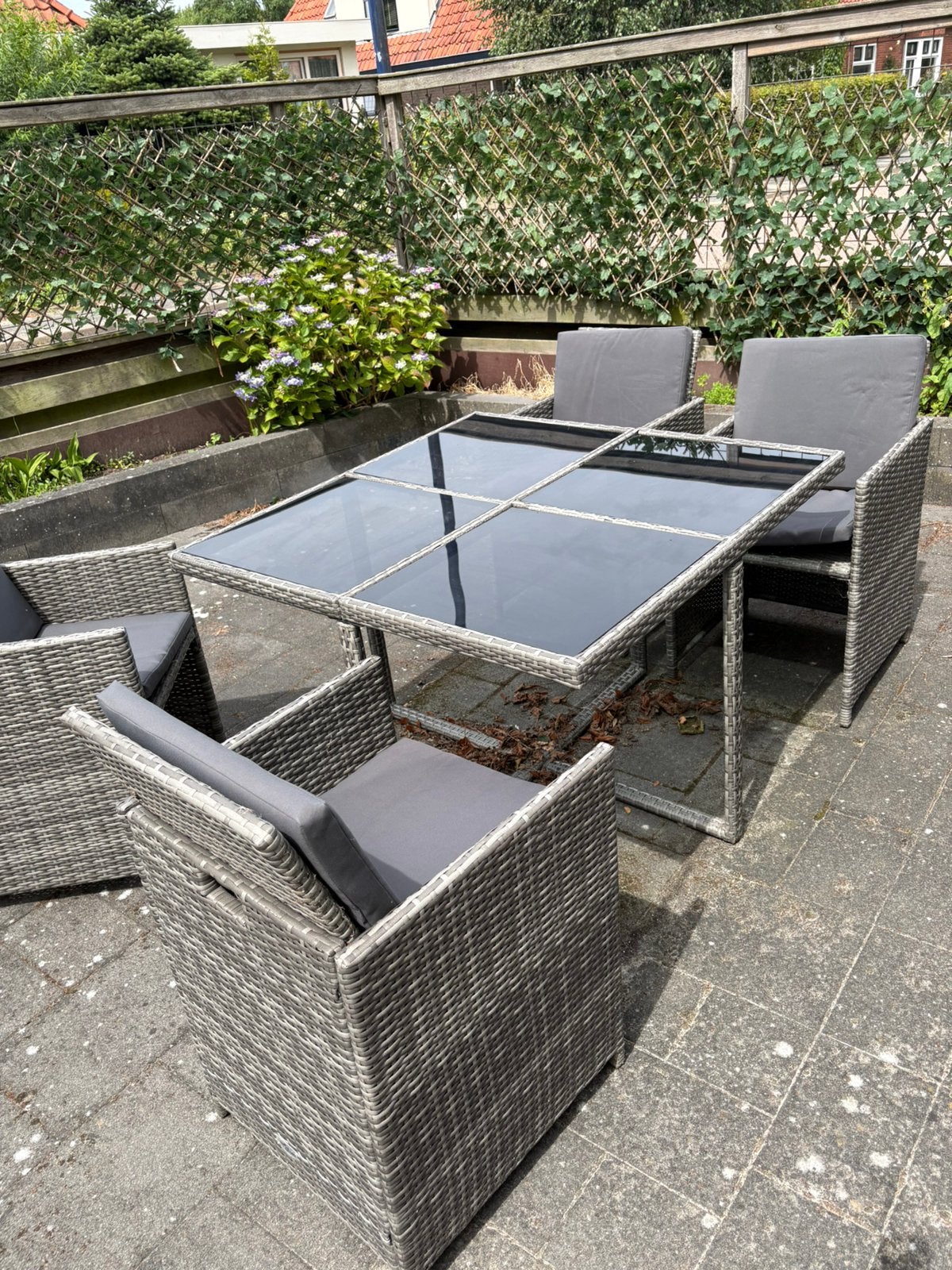 Tuinset met 4 bankjes, Ophalen, 4 zitplaatsen, Kunststof, Zo goed als nieuw