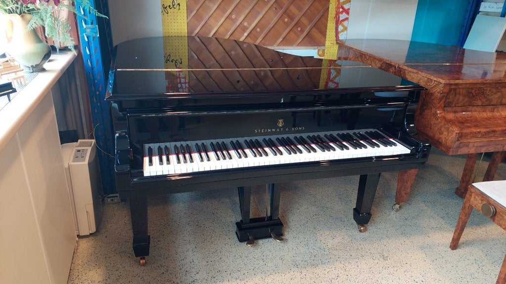 Steinway & Sons 'O' model hoogglans zwart vleugel uit 1960, Muziek en Instrumenten, Piano's, Verzenden, Zwart, Nieuw, Hoogglans