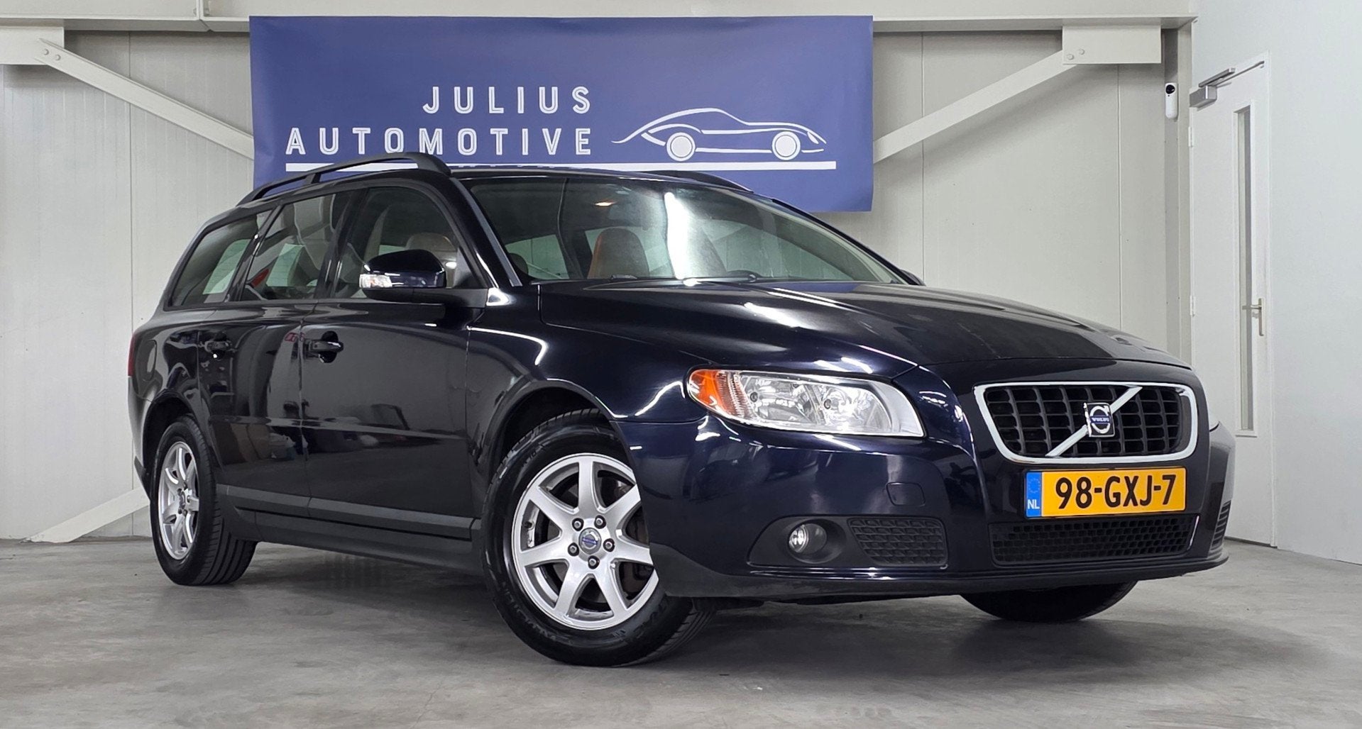 Volvo V70 2.5T Kinetic Leer Trekhaak Navi APK 07-2027 Garant, Auto's, Beige, 1573 kg, Blauw, 2521 cc
