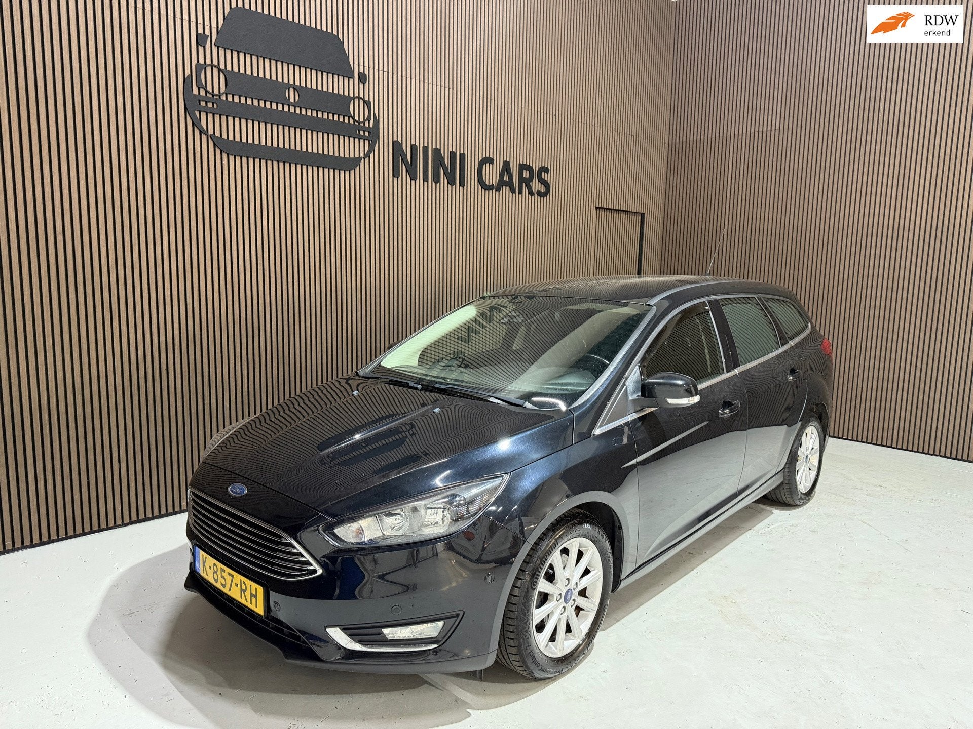 Ford Focus Wagon 1.0 Titanium Edition voorzien van leuke opt, 125 pk, Gebruikt, Euro 6, Leder en Stof