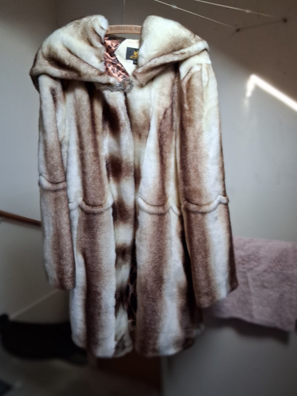 neppe bont jas, Kleding | Dames, Jassen | Winter, Ophalen, Zo goed als nieuw, Zwart