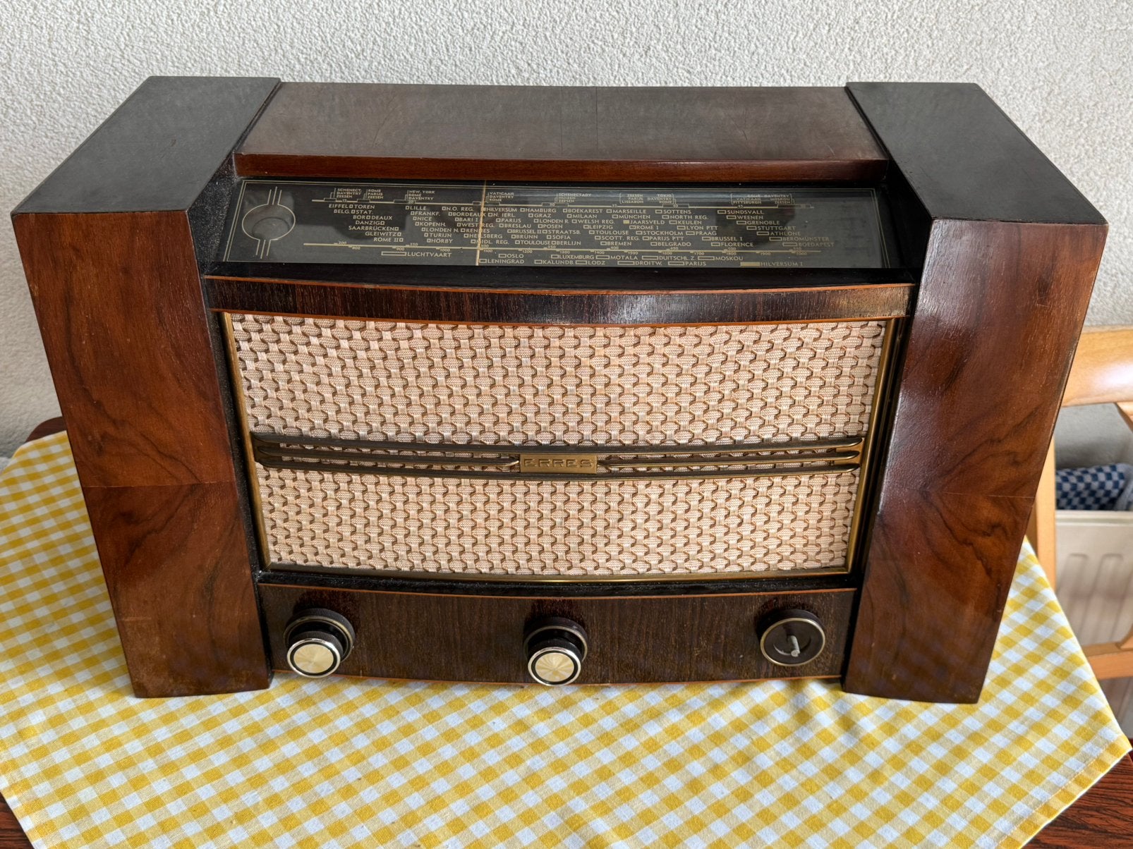 Oude lampenradio erres 1940 werking onbekend vast pr ophalen, Ophalen