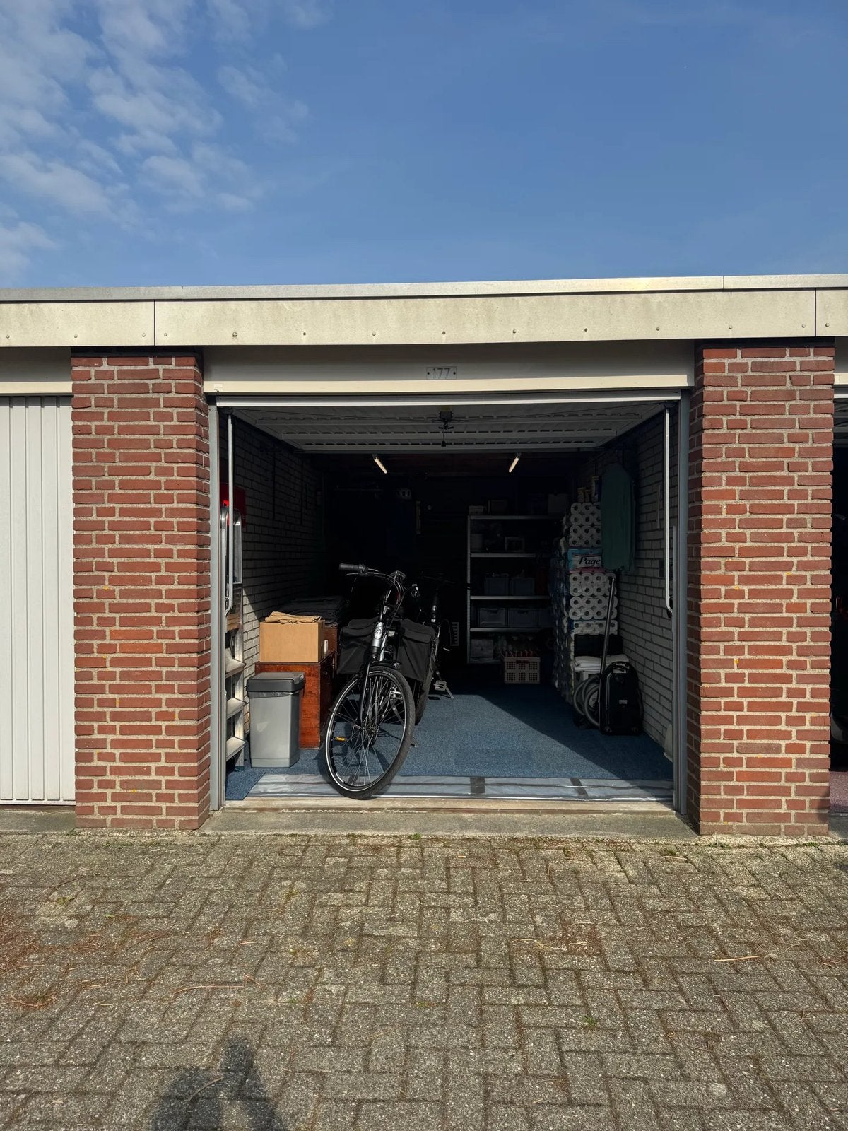 GEZOCHT: GARAGEBOX TE KOOP IN UTRECHT, Ophalen, Nieuw