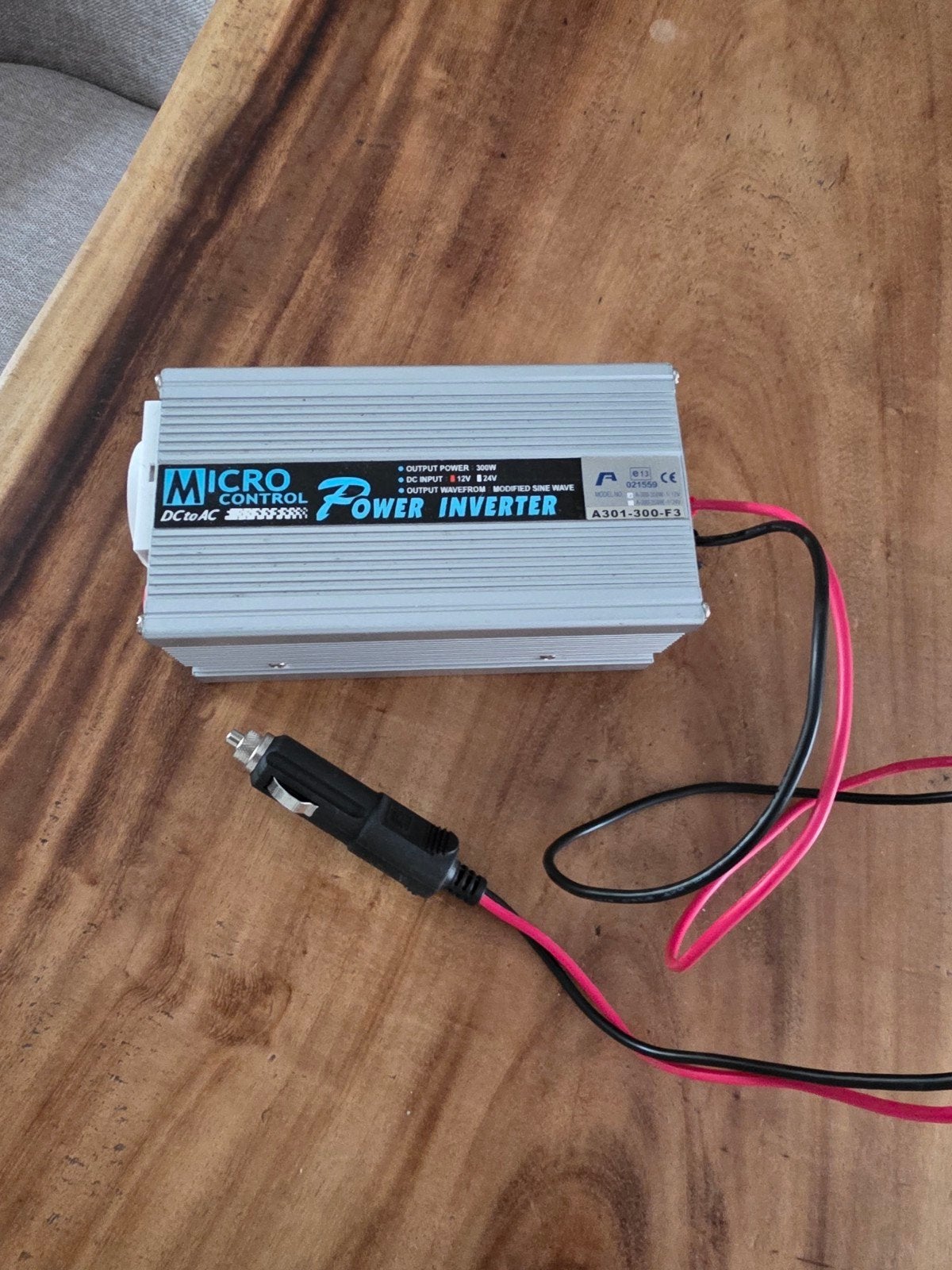 Micro Control Power Inverter DC naar AC 300W, Auto diversen, Auto-accessoires, Zo goed als nieuw, Ophalen
