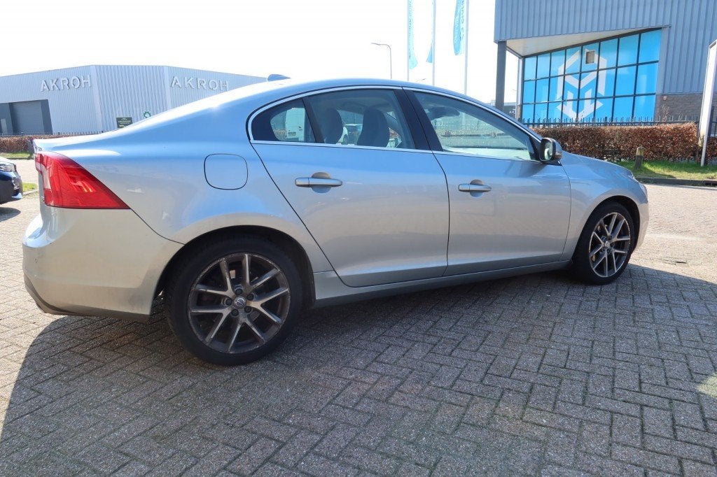 Volvo S60 2.0 D2 NORDIC+, NAVI , XENON, TREKHAAK, Auto's, Volvo, Voorwielaandrijving, Gebruikt, Euro 6, 4 cilinders