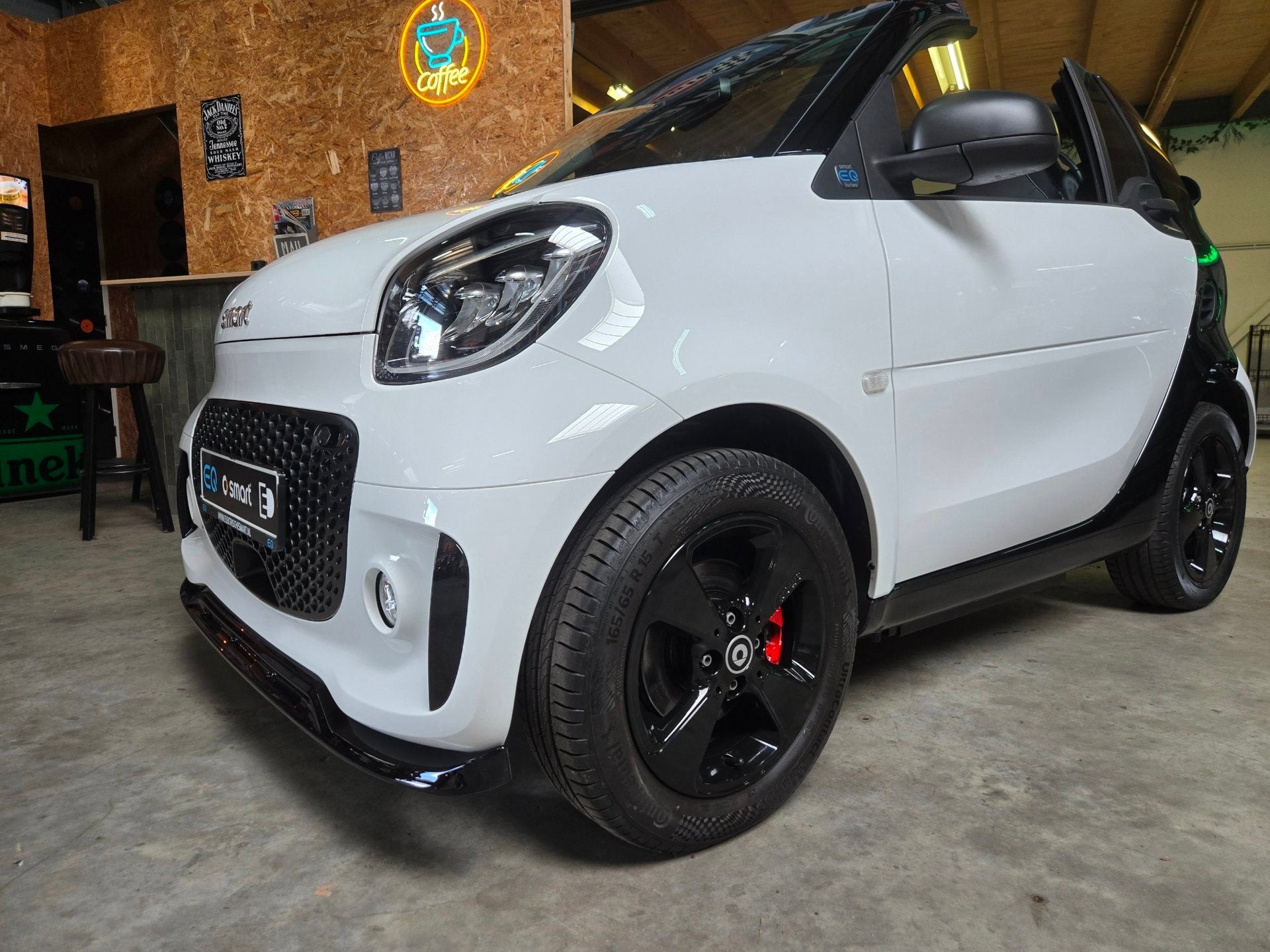 Smart Fortwo cabrio EQ Comfort PLUS - 22 kWh snellader - Win, Auto's, Automaat, Gebruikt, 82 pk, Grijs
