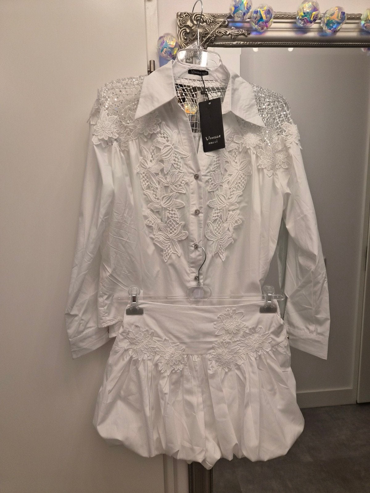 Witte set korte broek enblouse met kant en pailletten, Maat 38/40 (M), Vanessa Ancci, Wit, Nieuw