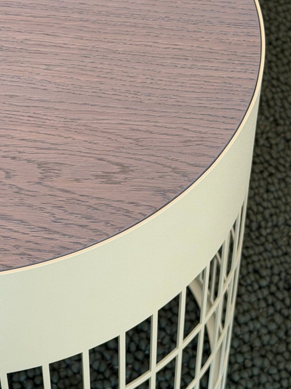 Pode (by Leolux) Mesh bijzettafel staal/ hout, Ophalen, Nieuw, Rond, Minder dan 55 cm