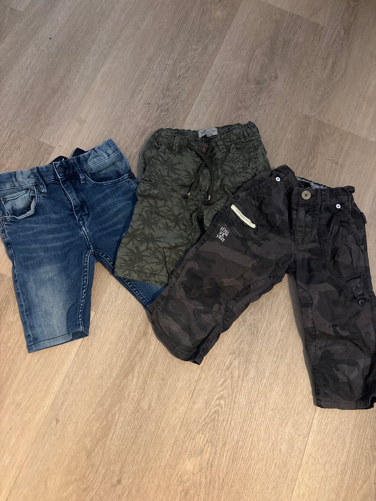 Set van 3 korte broeken: Jeans, Palmprint, Camouflage, Ophalen of Verzenden, Gebruikt, Jongen, Setje