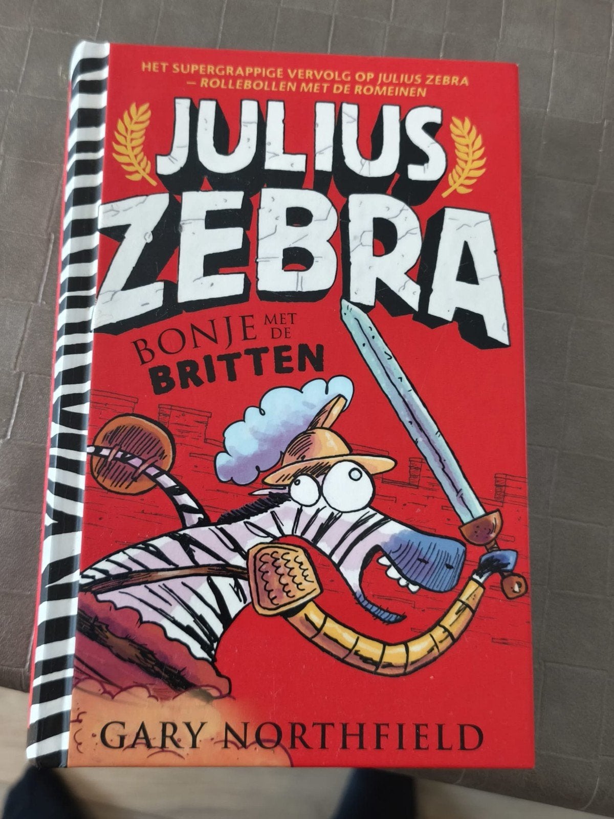 Julius Zebra: Bonje met de Britten - Gary Northfield, Boeken, Ophalen of Verzenden, Zo goed als nieuw, Gary Northfield, Fictie algemeen