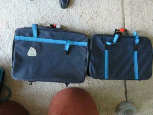 2 KLM koffers Vintage zacht materiaal blauw + gratis kaart, 45 tot 55 cm, Zo goed als nieuw, Zacht kunststof, Wieltjes