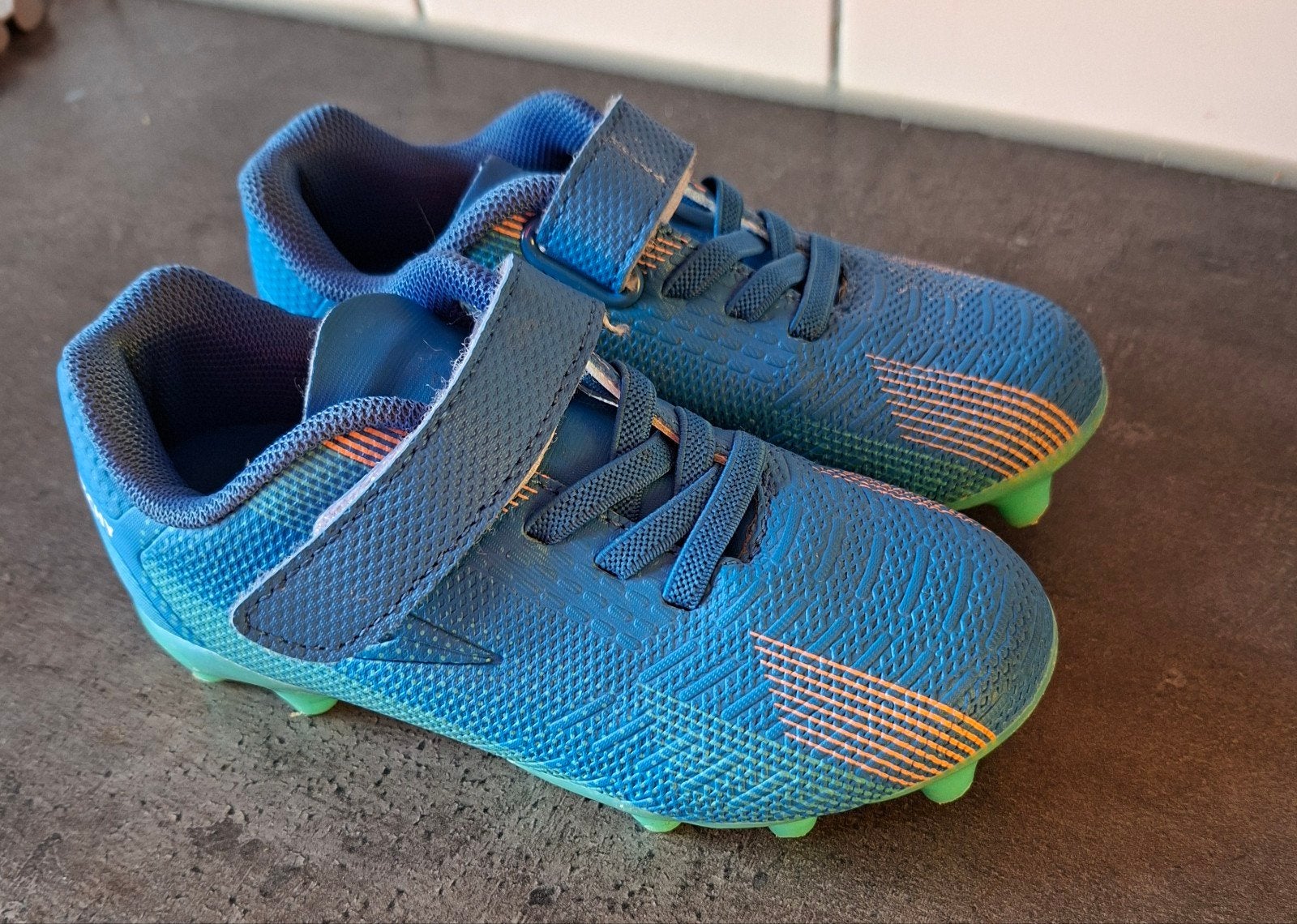 Voetbalschoenen maat 26 voor jongens of meisjes, Ophalen, Nieuw, DUTCHY, Jongen of Meisje