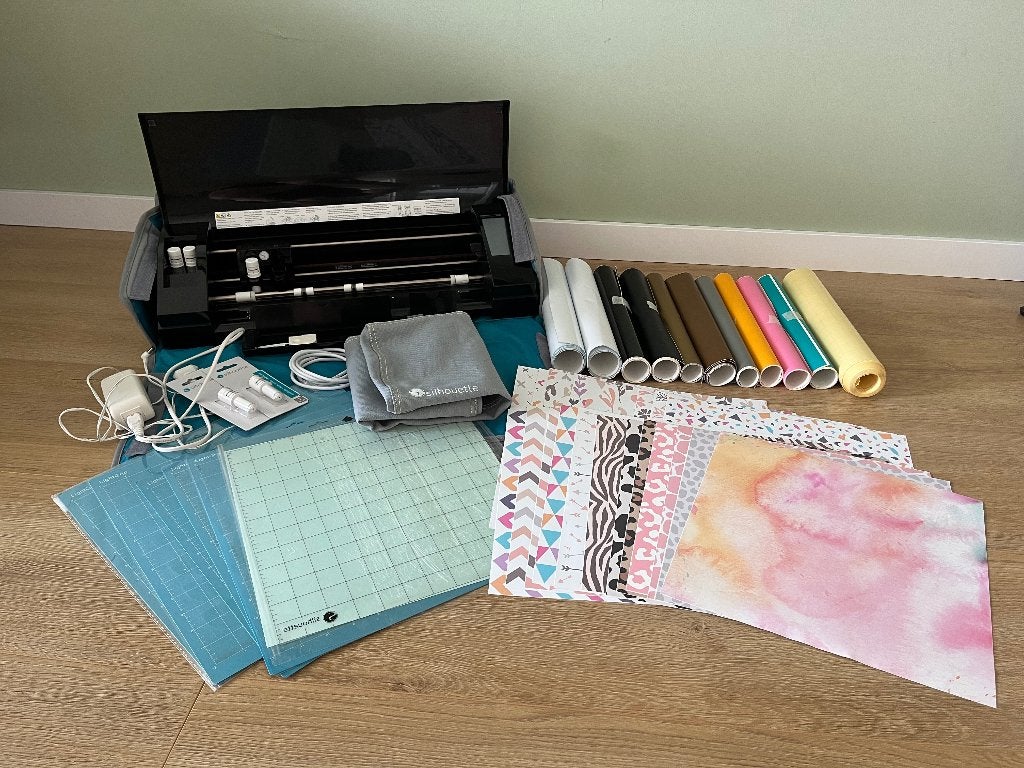 Silhouette Cameo 3 inclusief materiaal, Zo goed als nieuw, Machine, Ophalen, Zwart