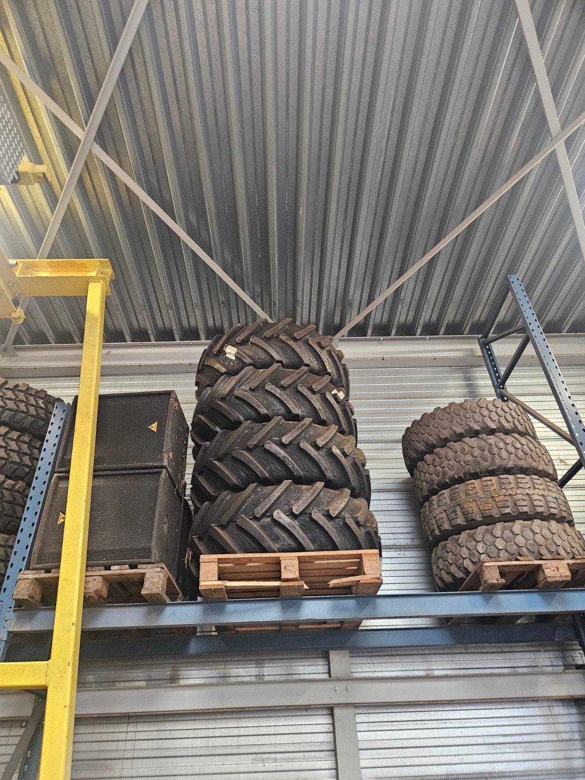 bkt 495/70R24 unimog banden, Zakelijke goederen, Ophalen of Verzenden