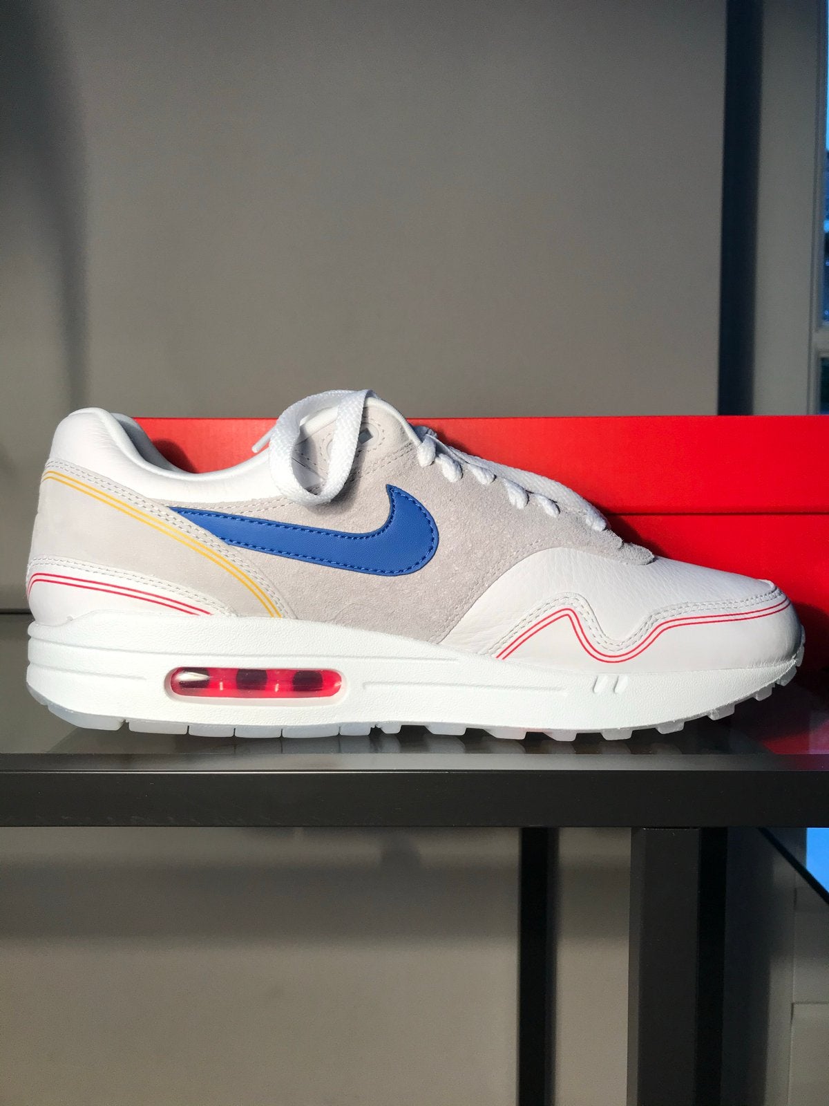 Nike Air Max 1 - Centre Pompidou US9.5, Ophalen of Verzenden, Nieuw, Wit, Sneakers of Gympen