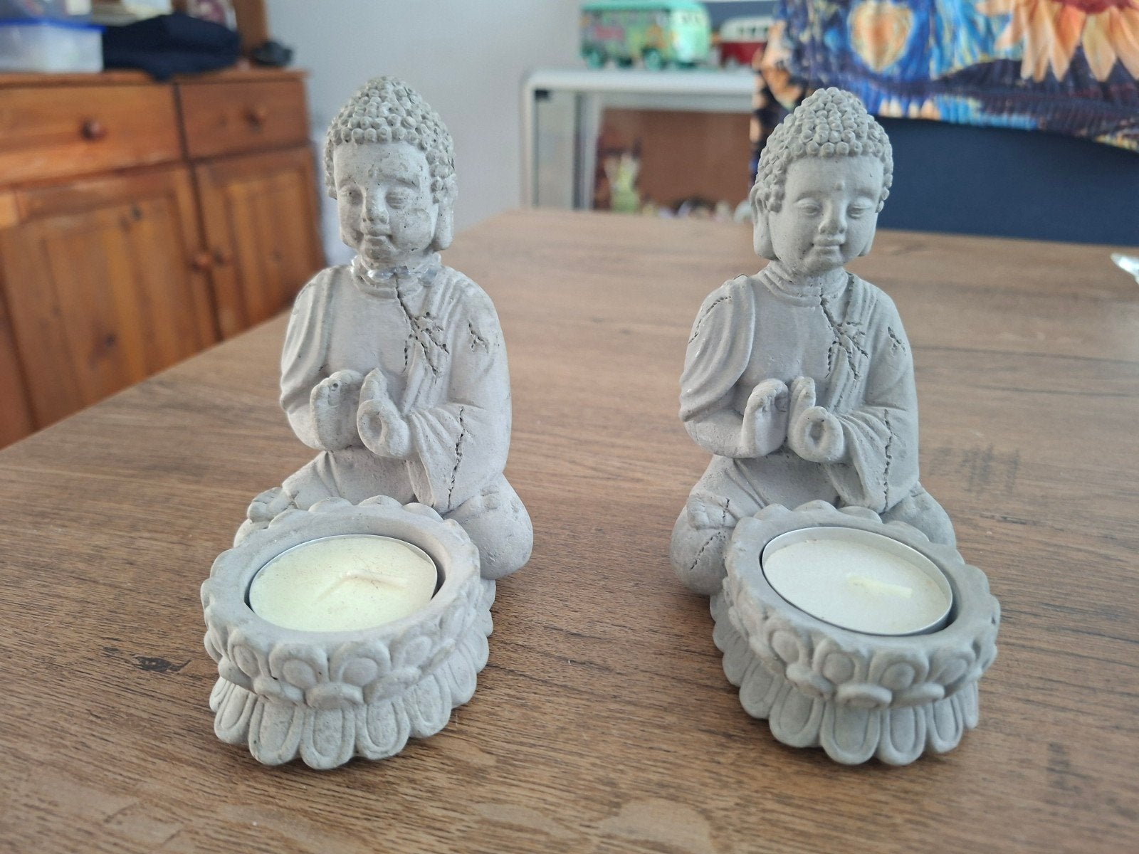 2 kleine boedha beeldjes als kaarsen brander, Ophalen, Steen/keramiek, Grijs