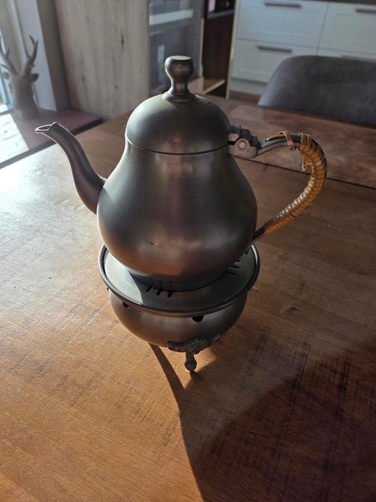 Van tin een theepot met warmhouder, Ophalen of Verzenden