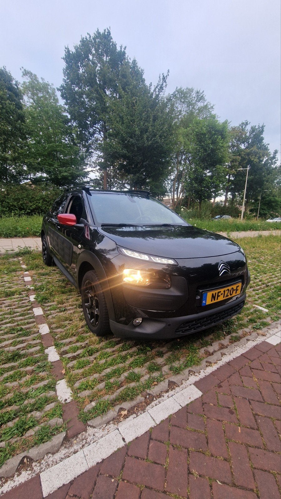 Citroën C4 Cactus 1.2 E-vti 82 Etg5 Airdream 2017 Zwart, Auto's, Stof, 725 kg, 31 €/maand, Origineel Nederlands