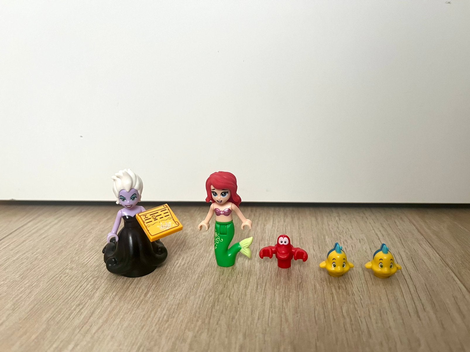 Lego minifiguren Ariel, Ursela, kreeft Sebastiaan, vis Botje, Ophalen of Verzenden, Zo goed als nieuw