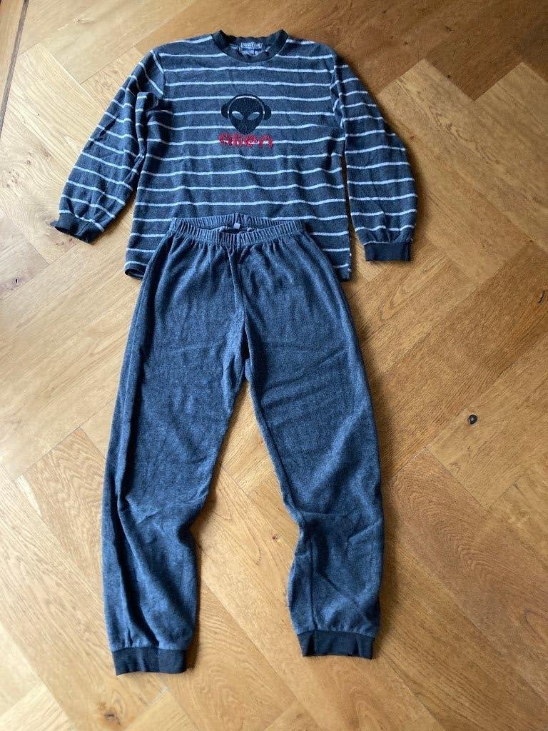 pyjama Outfitter maat 140, Ophalen of Verzenden, Zo goed als nieuw, Jongen, Nacht- of Onderkleding