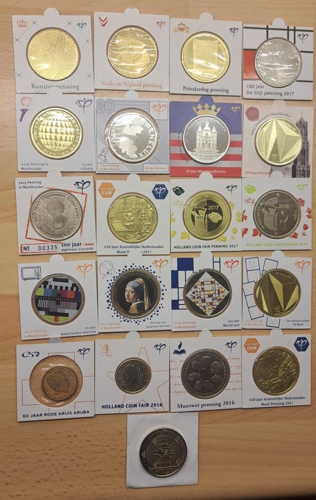 20 Penningen in munthouder MOOI BOD GEVRAAGD, Postzegels en Munten, Penningen en Medailles, Ophalen of Verzenden, Overige materialen