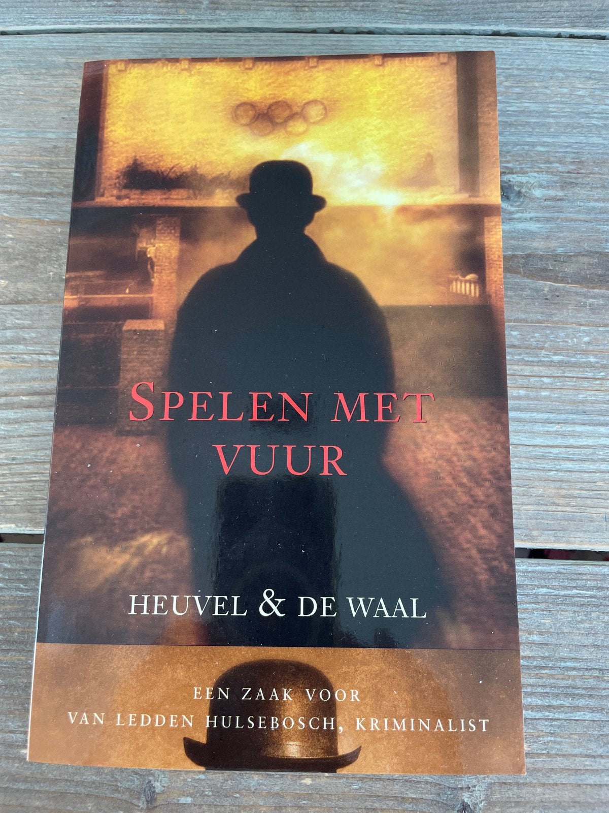 Spelen met Vuur - Heuvel & de Waal (Kriminalist), Ophalen of Verzenden, Gelezen