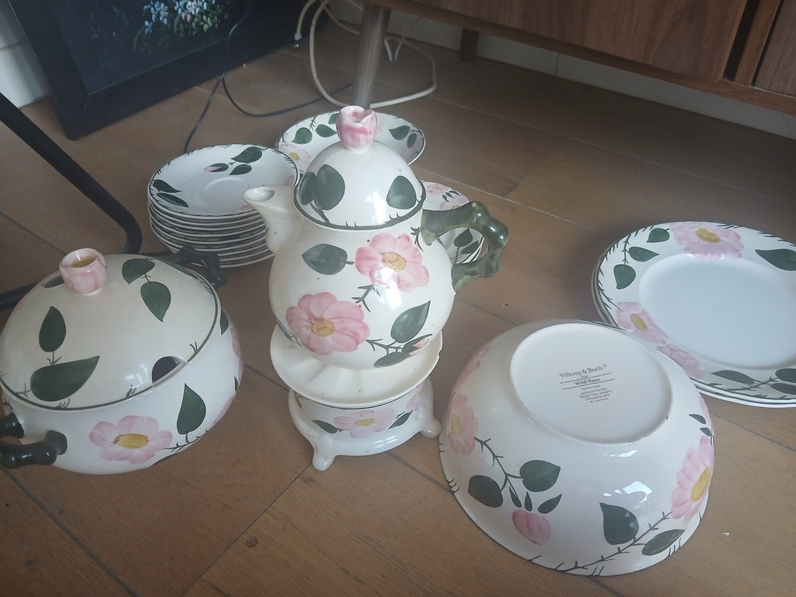 Villeroy & Boch Wild-Rose Servies - Theepot, Kom, Borden, Ophalen, Zo goed als nieuw, Porselein, Landelijk/Boerenbont