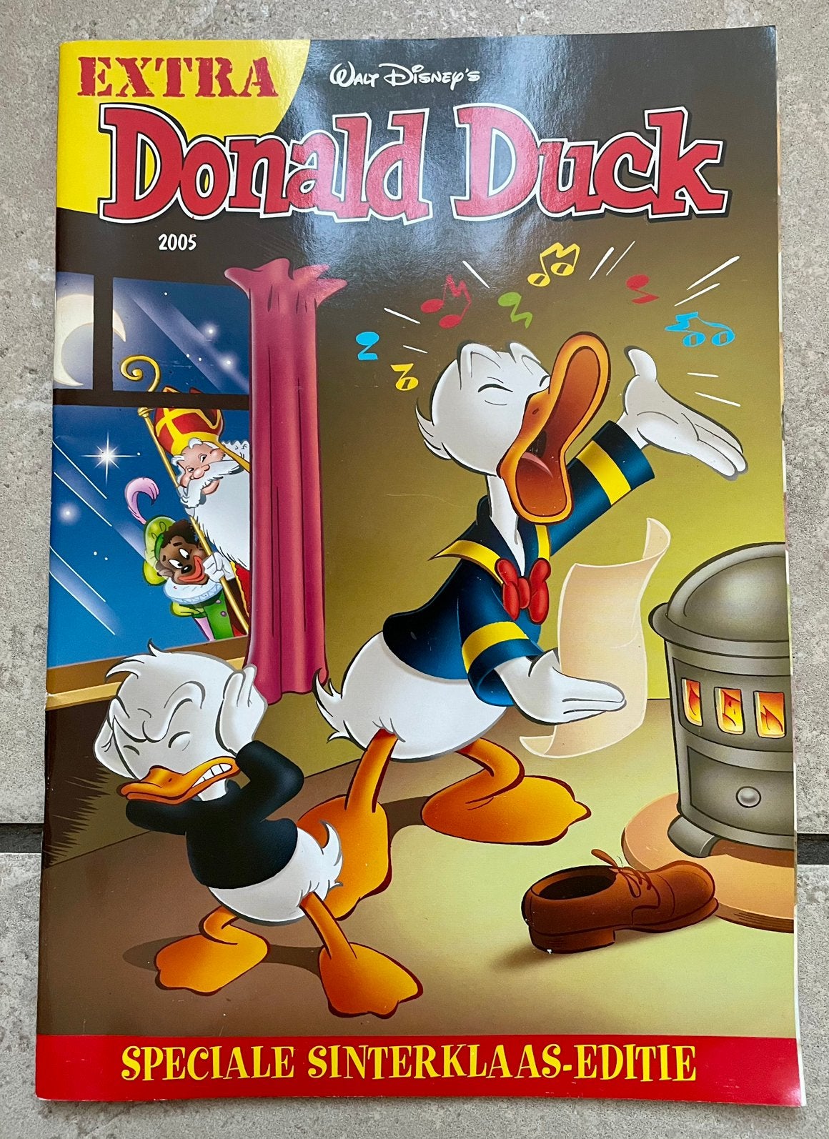 TE KOOP: Donald Duck extra uit 2005 - Sinterklaas-editie, Eén stripboek, Ophalen of Verzenden, Zo goed als nieuw