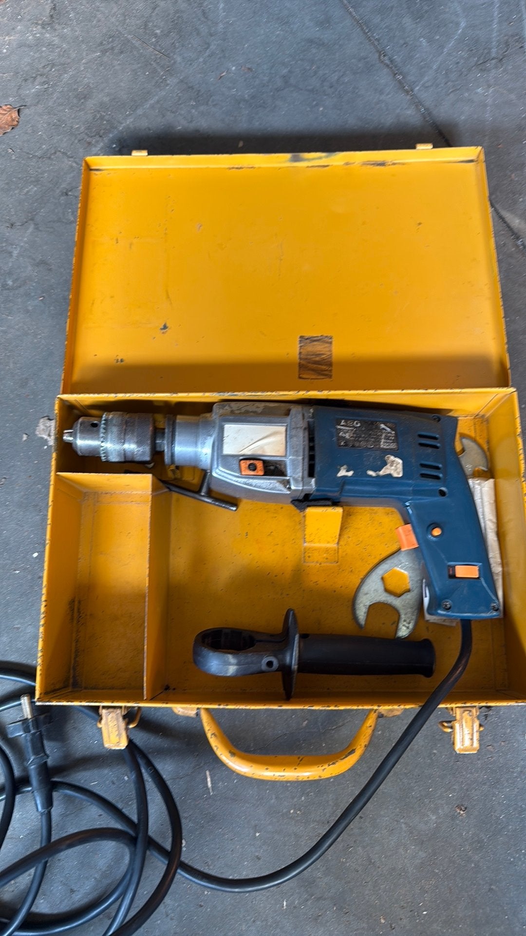 AEG boormachine 220 v, Ophalen, Gebruikt, 400 tot 600 watt, Boormachine