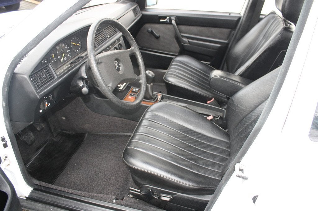 Mercedes-Benz 190D (bj 1986), Auto's, Achterwielaandrijving, Gebruikt, 4 cilinders, Wit