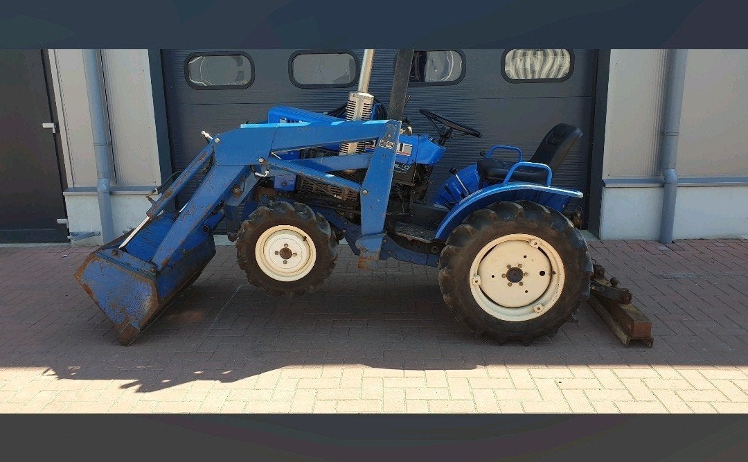 Iseki TX1410,kersten veegmachine en Grondbak gegalvaniseerd., Zakelijke goederen, Gebruikt, Tot 2500, Tot 80 Pk, Ophalen