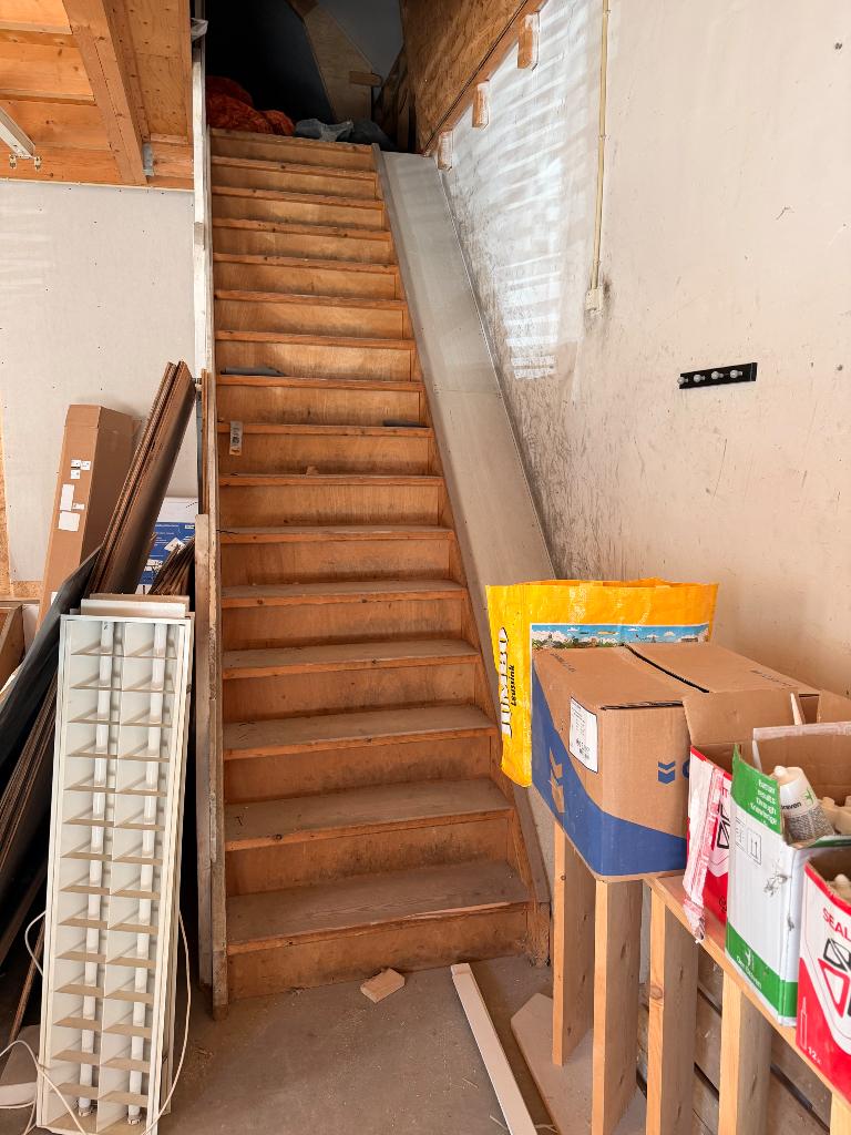 Houten trap 16 treden, Doe-het-zelf en Verbouw, Ladders en Trappen, Ophalen, Gebruikt, Trap, 2 tot 4 meter