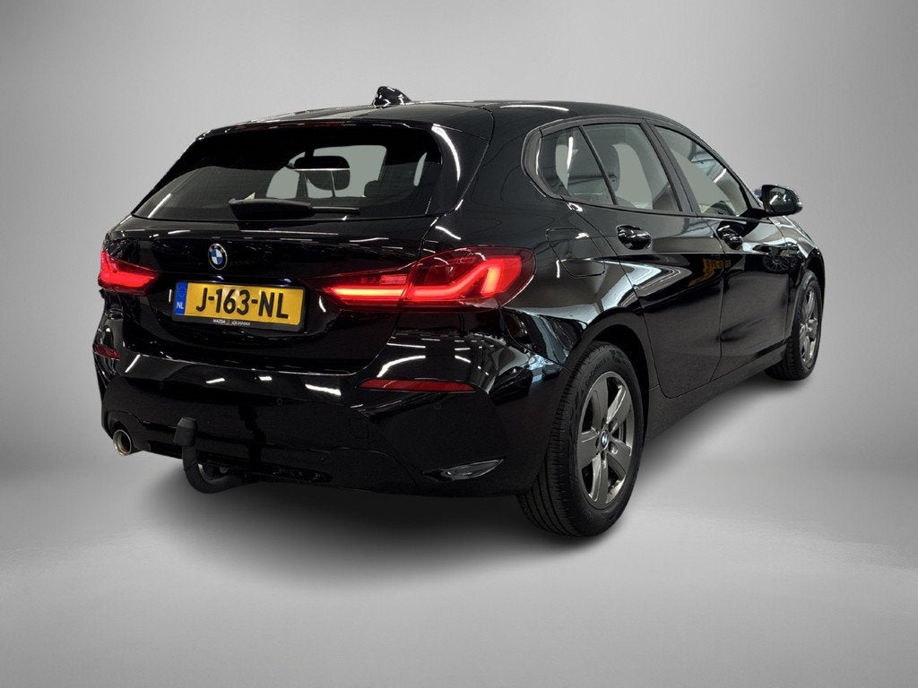 BMW 1-serie 118i Executive Edition / Trekhaak / Virtual Cock, 12 maanden, Stof, Gebruikt, Zwart