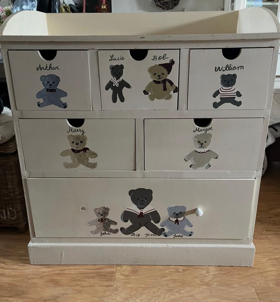Riviera Maison commode met beren, Huis en Inrichting, Gebruikt, 5 laden of meer, 100 tot 150 cm, 25 tot 50 cm