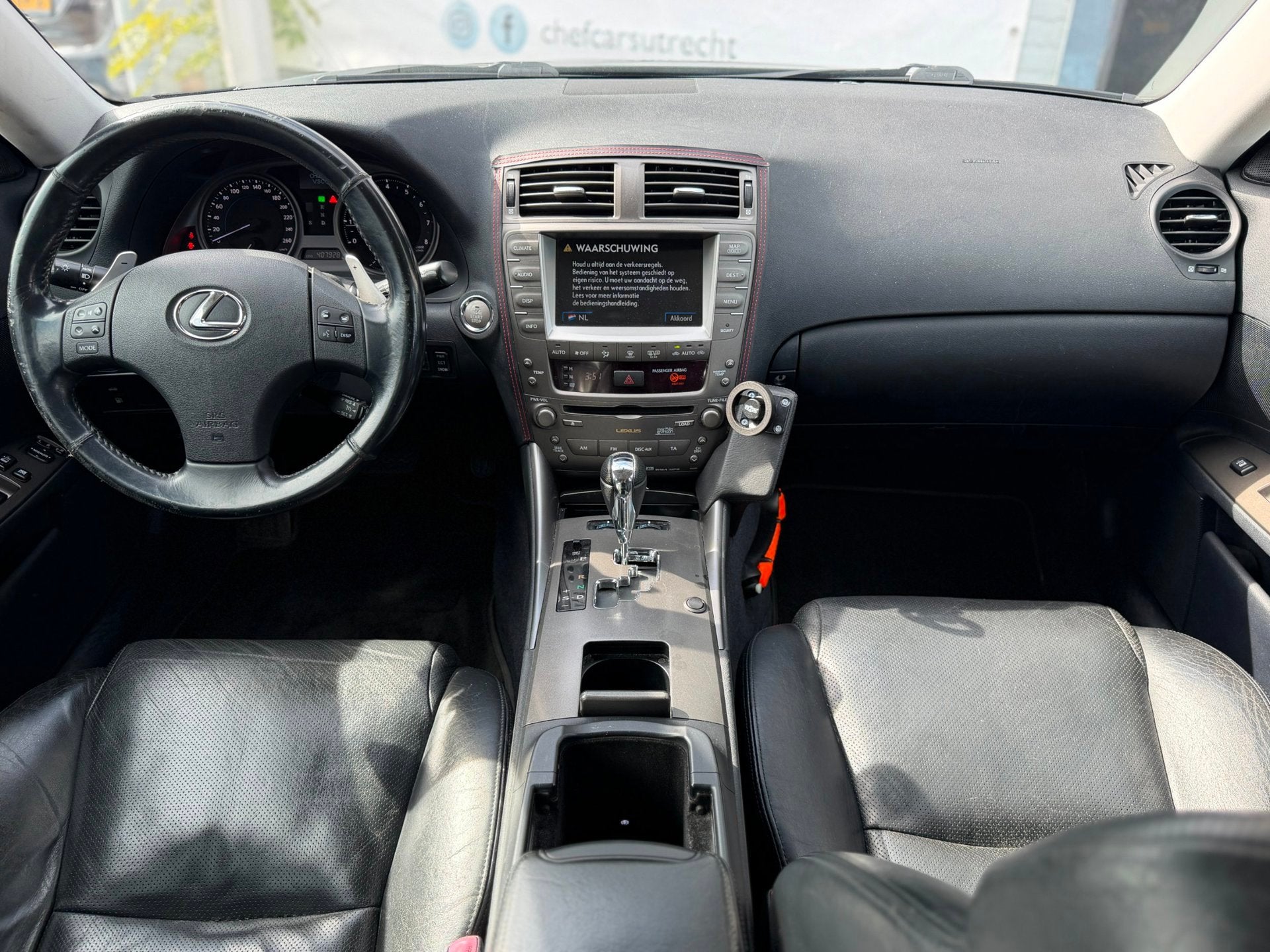 Lexus IS 250|NAP|AUTOMAAT|LEER|NAVI|STOELV+K|DEALEROH|NWEAPK, Auto's, Dealer onderhouden, Achterwielaandrijving, Gebruikt, Zwart