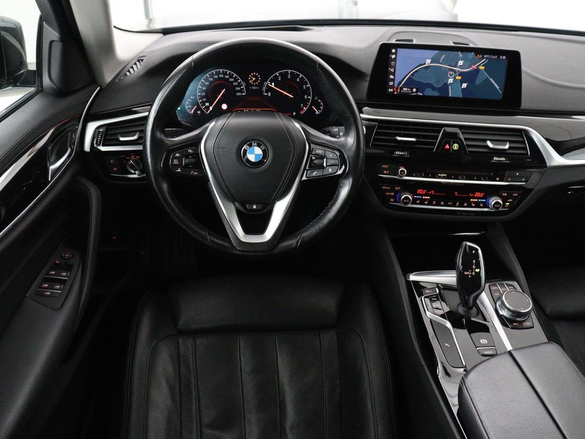 BMW 5-serie Touring 520i High Executive | Panoramadak | Trek, Automaat, 1998 cc, Achterwielaandrijving, Euro 6
