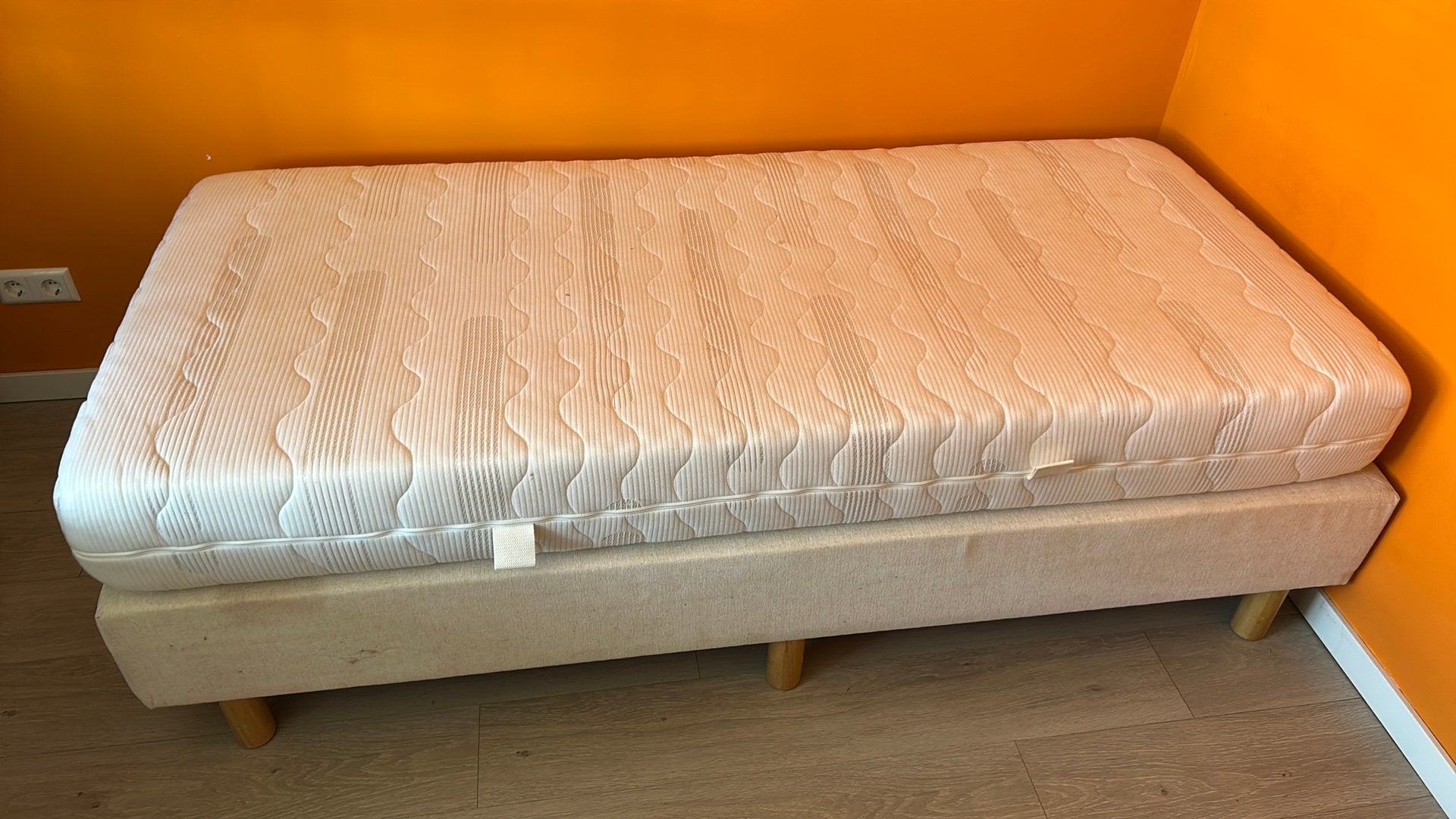 Gratis bed matras boxspring, Huis en Inrichting, Ophalen, Gebruikt, 90 cm, Eenpersoons