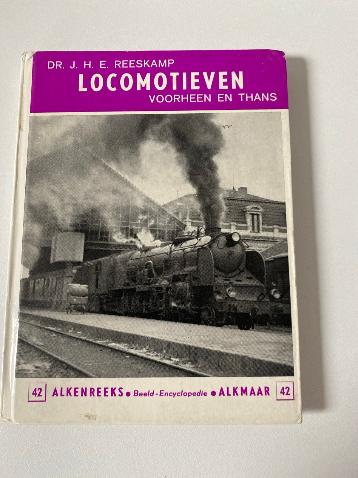 Locomotieven: Voorheen en Thans - Dr. J.H.E. Reeskamp, Ophalen of Verzenden, Gelezen