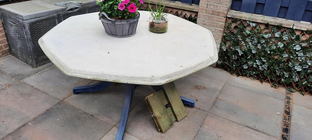 Grote 8 hoekige/ ronde tafel., Ophalen of Verzenden, Kunststof