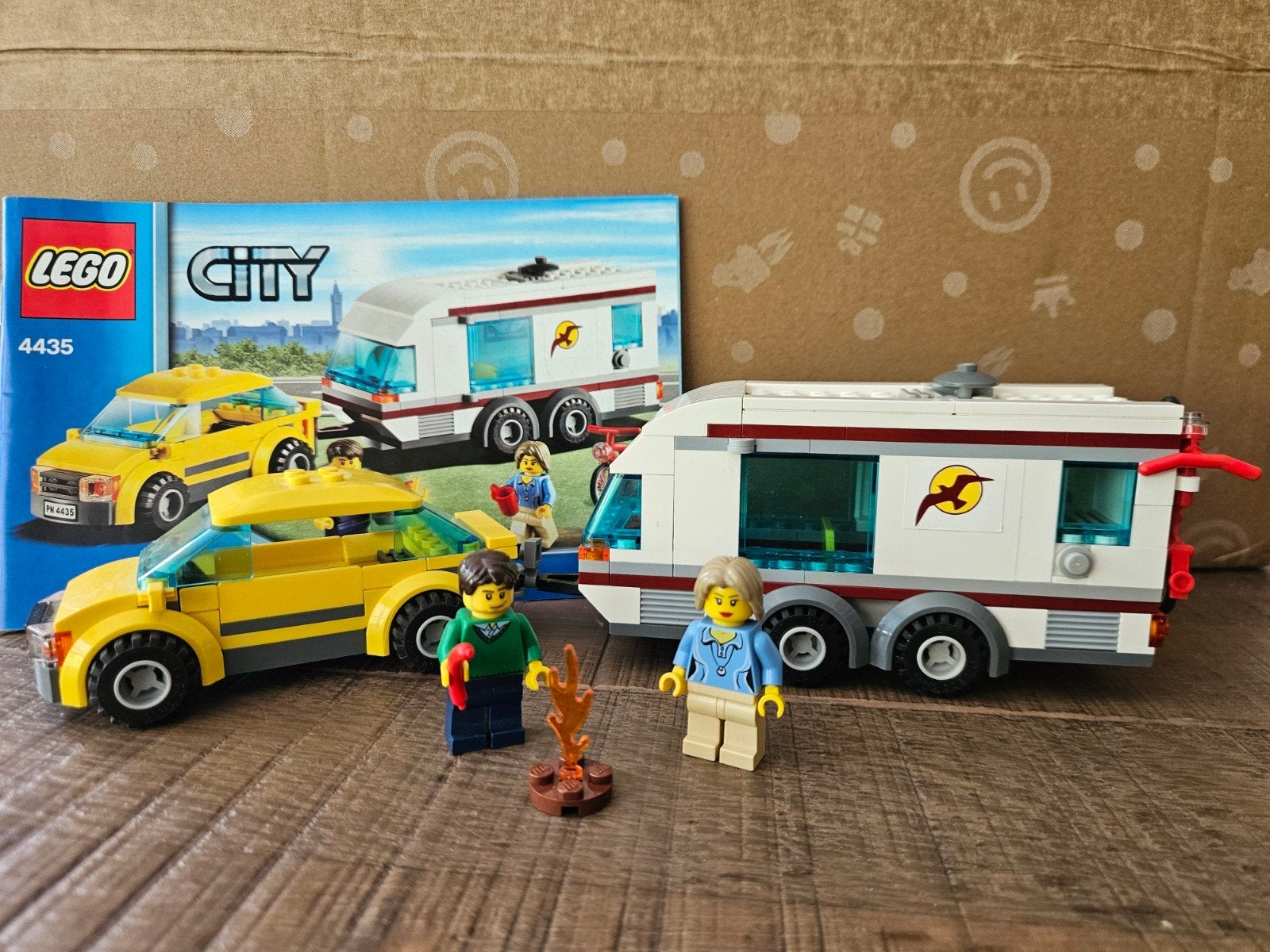 Lego City 4435 Camper met auto en figuren, Compleet, City, Lego, Ophalen of Verzenden