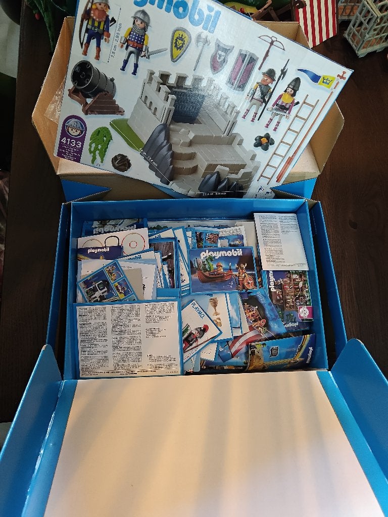 Playmobil doos met uitgeknipte achterkantjes van doosjes, Kinderen en Baby's, Speelgoed | Playmobil, Ophalen of Verzenden