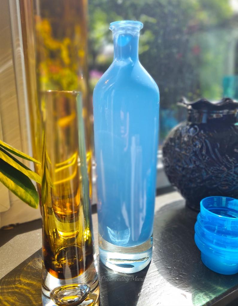 opaal glas lichtblauwe Makora Krosno mondgeblazen Polen vaas, Blauw, Ophalen of Verzenden, Minder dan 50 cm, Glas