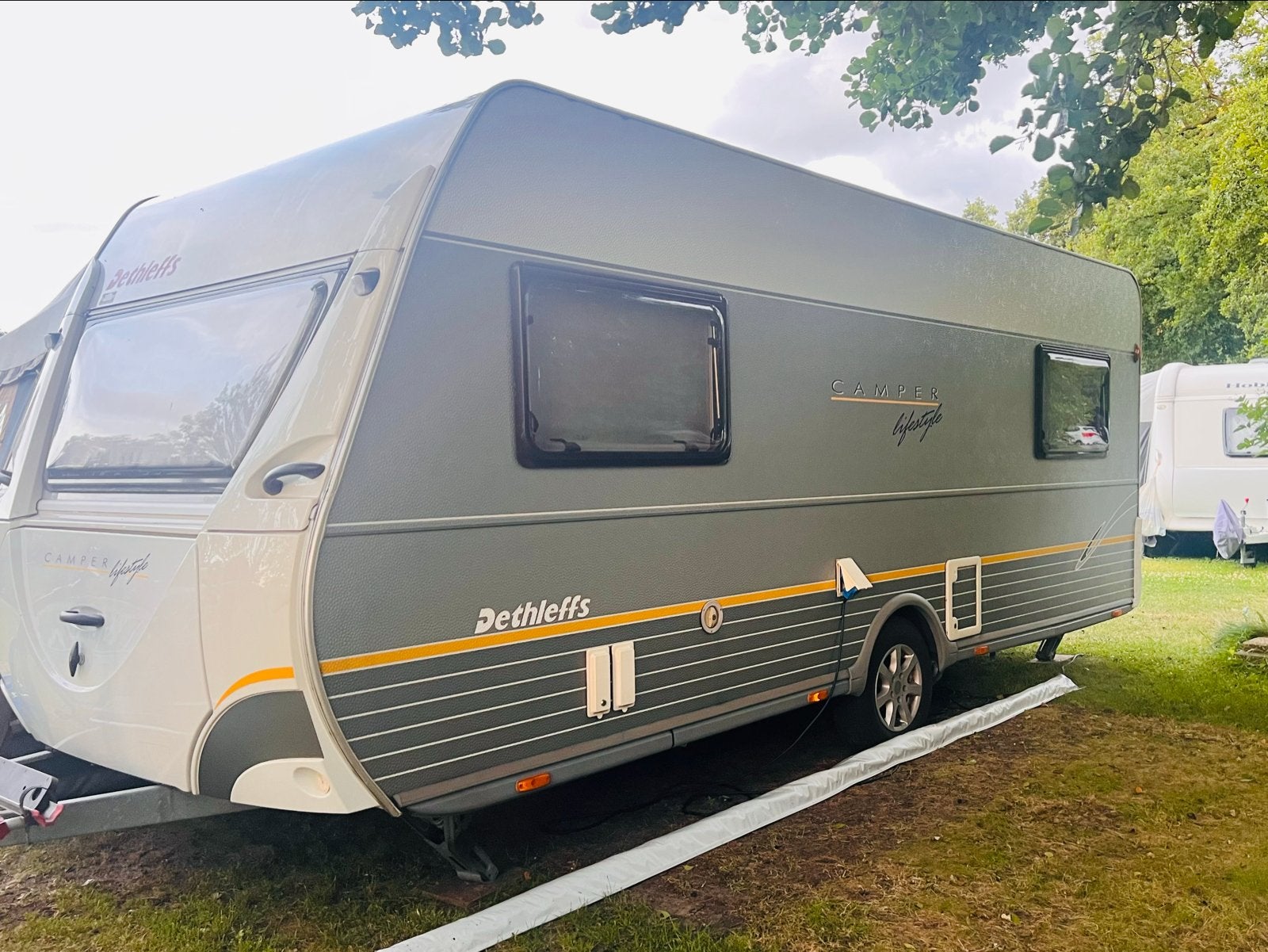 Dethleffs Camper 510, Isabella voortent luifel airco, mover, Rondzit, 7 tot 8 meter, Particulier, Fietsenrek