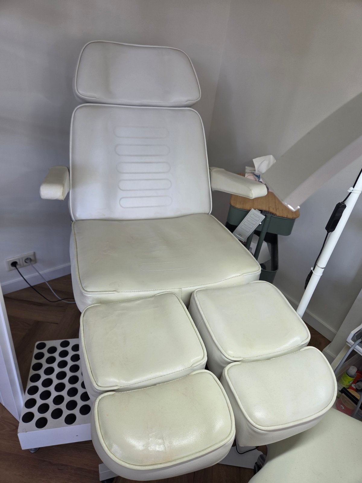 Pedicure stoel en tabouret ideale starterset!, Ophalen, Gebruikt, Massagestoel of Kussen